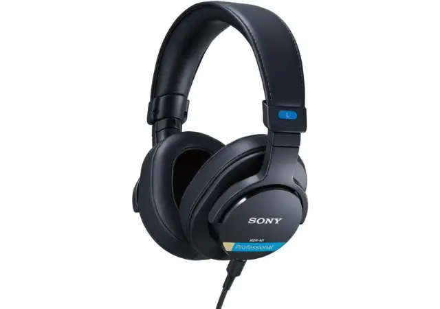 Sony MDR-M1 Studio Headphones - Wired, Ultra Wideband Playback